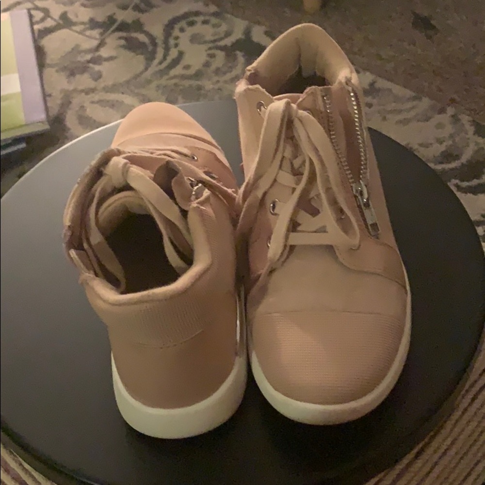 Lace up like new sneakers